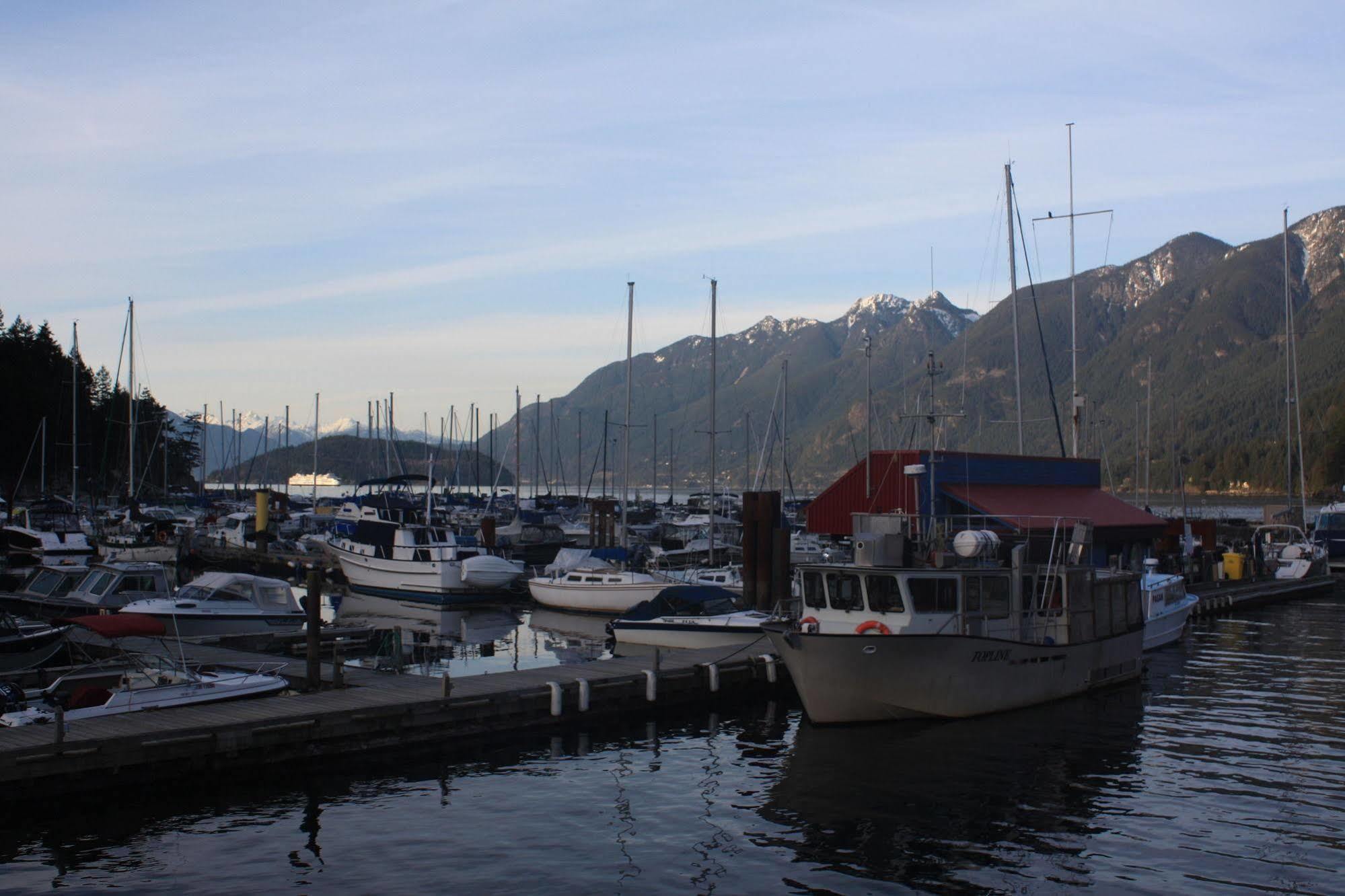 The Classic Horseshoe Bay Motel เวสต์แวนคูเวอร์ ภายนอก รูปภาพ